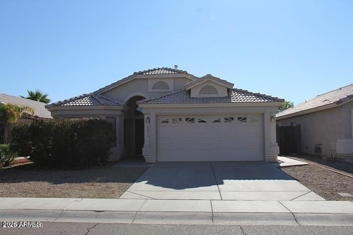 6611 W Desert Hollow Drive - Photo 0