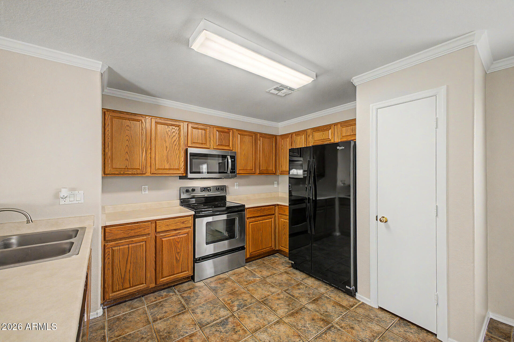 8133 W Magnolia Street - Photo 8