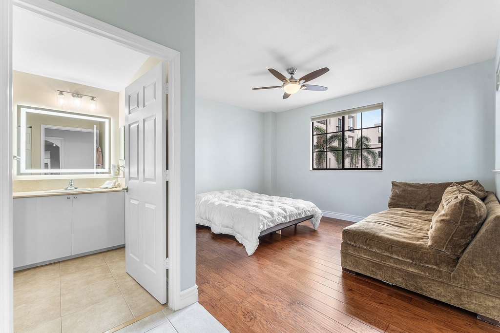 233 S Federal Highway - Photo 9