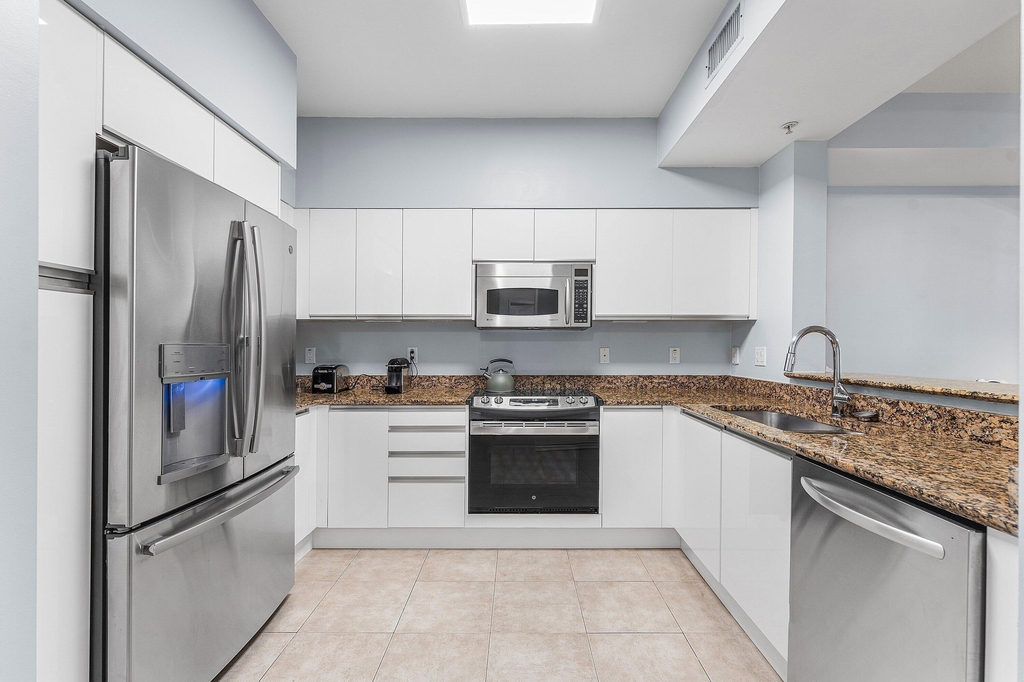 233 S Federal Highway - Photo 6