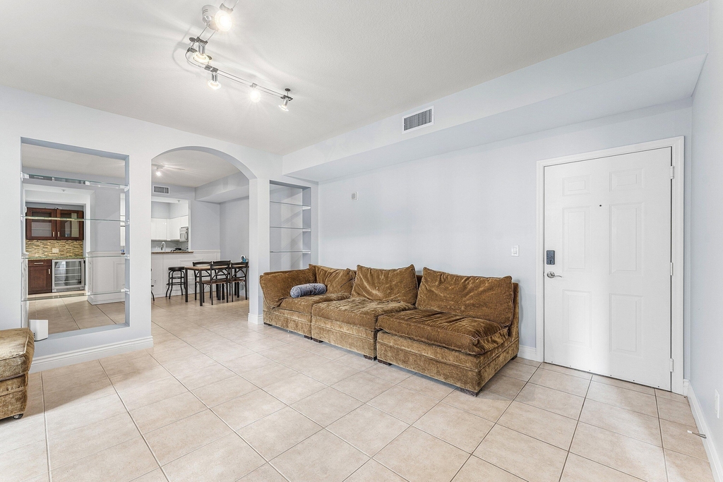 233 S Federal Highway - Photo 1