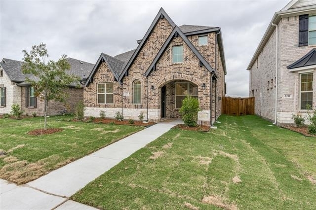 1237 Milfoil Drive - Photo 2