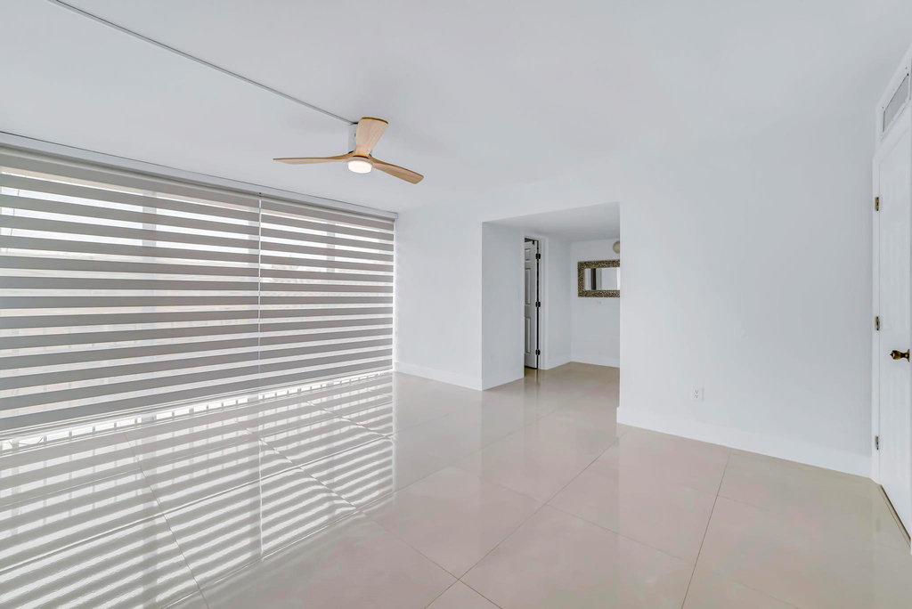 9240 Fontainebleau Boulevard - Photo 12