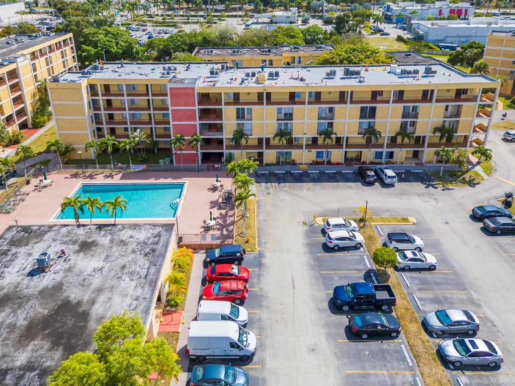 9240 Fontainebleau Boulevard - Photo 42