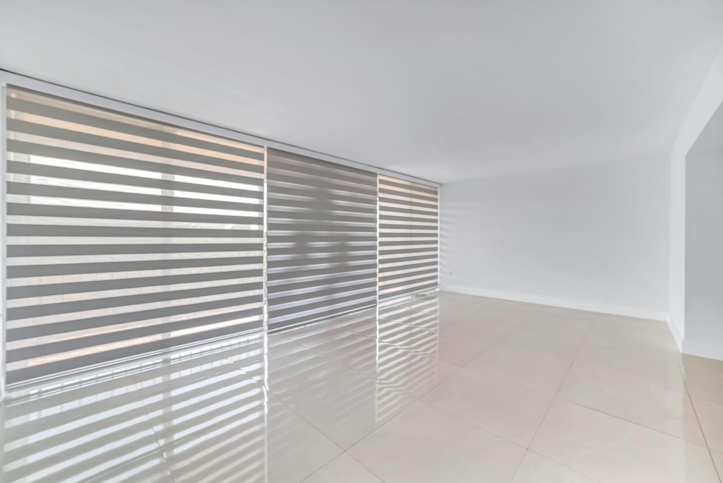 9240 Fontainebleau Boulevard - Photo 3