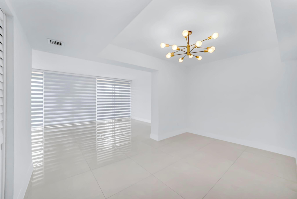 9240 Fontainebleau Boulevard - Photo 10