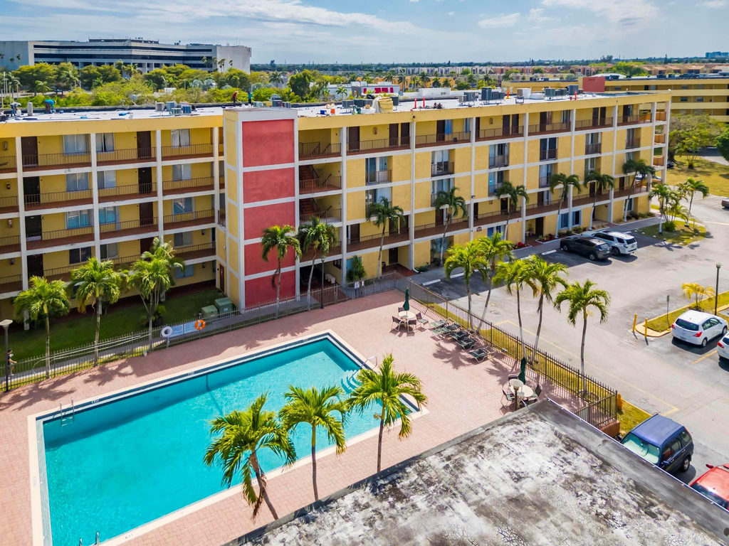 9240 Fontainebleau Boulevard - Photo 41