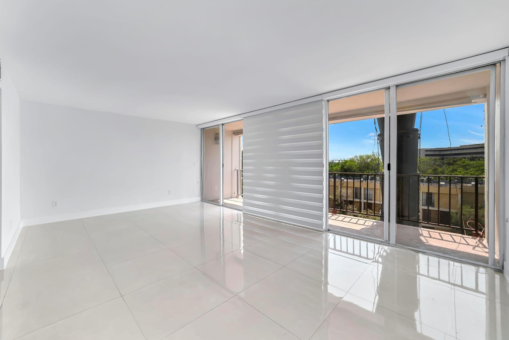 9240 Fontainebleau Boulevard - Photo 1