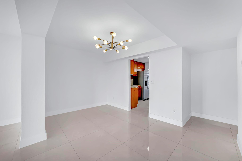9240 Fontainebleau Boulevard - Photo 6