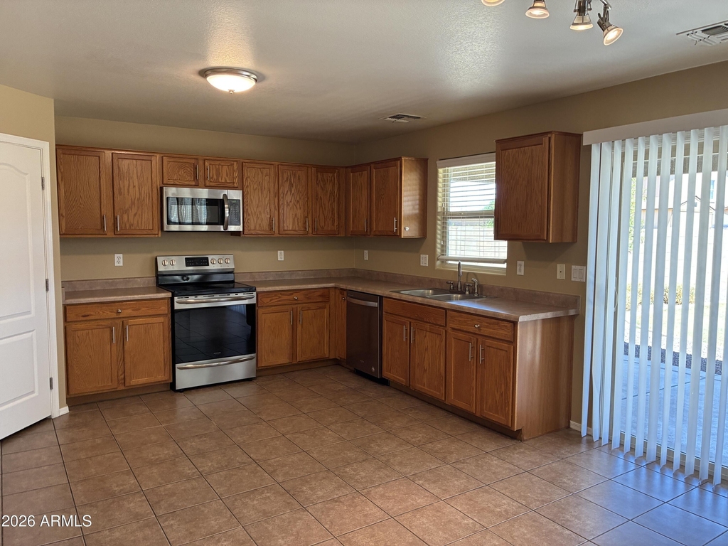 17698 W Maya Way - Photo 10