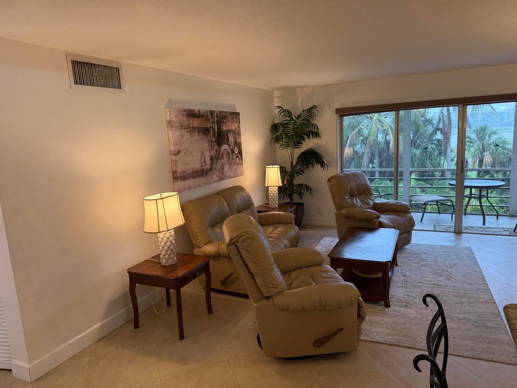 300 Ne 14th Avenue - Photo 8