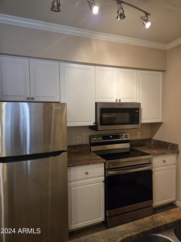 1701 E Colter Street - Photo 11