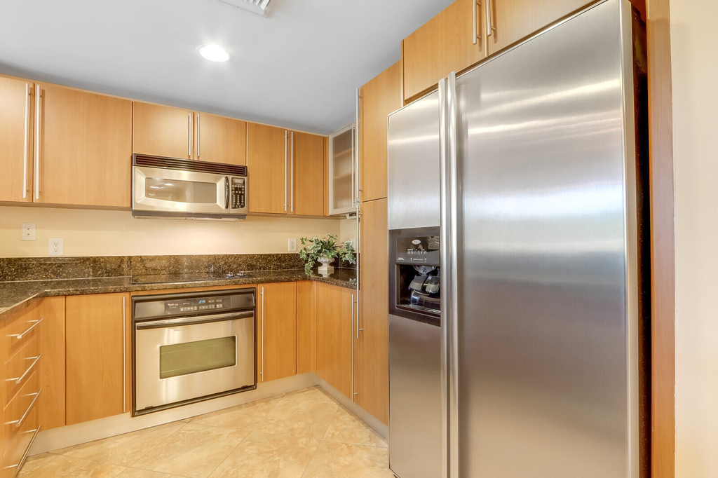 610 Clematis Street - Photo 2