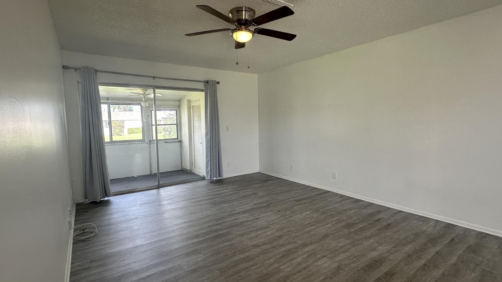 2723 Dudley Drive W - Photo 2