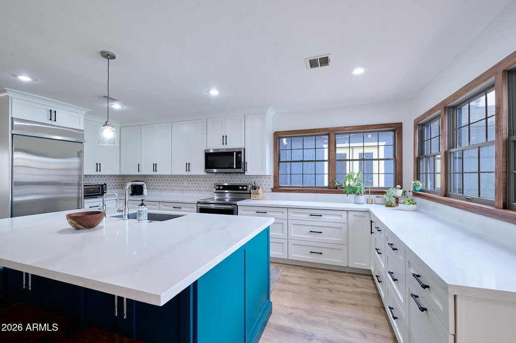 1708 E Montebello Avenue - Photo 1
