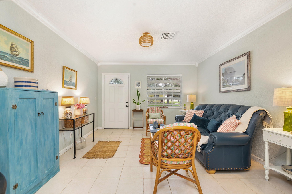 808 Iroquois Street - Photo 3