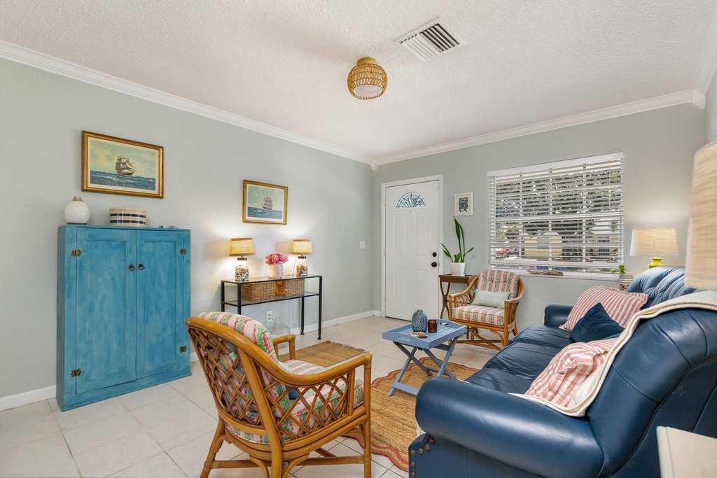 808 Iroquois Street - Photo 4