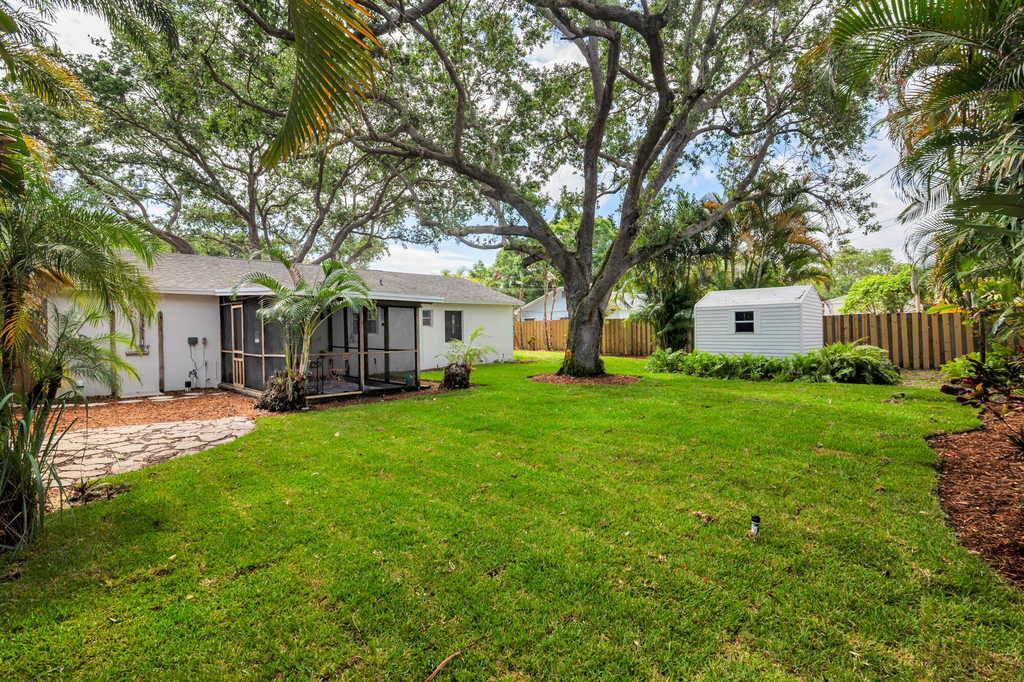 808 Iroquois Street - Photo 17