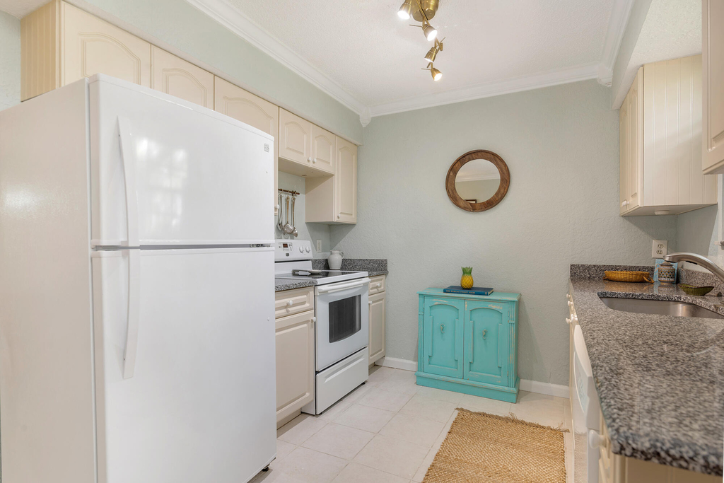 808 Iroquois Street - Photo 28