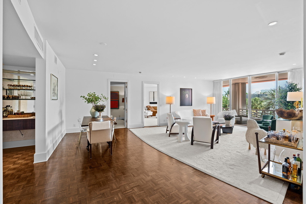 315 S Lake Drive - Photo 2