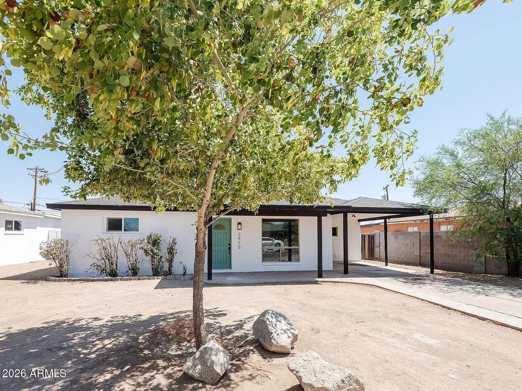 2915 W Griswold Road - Photo 0