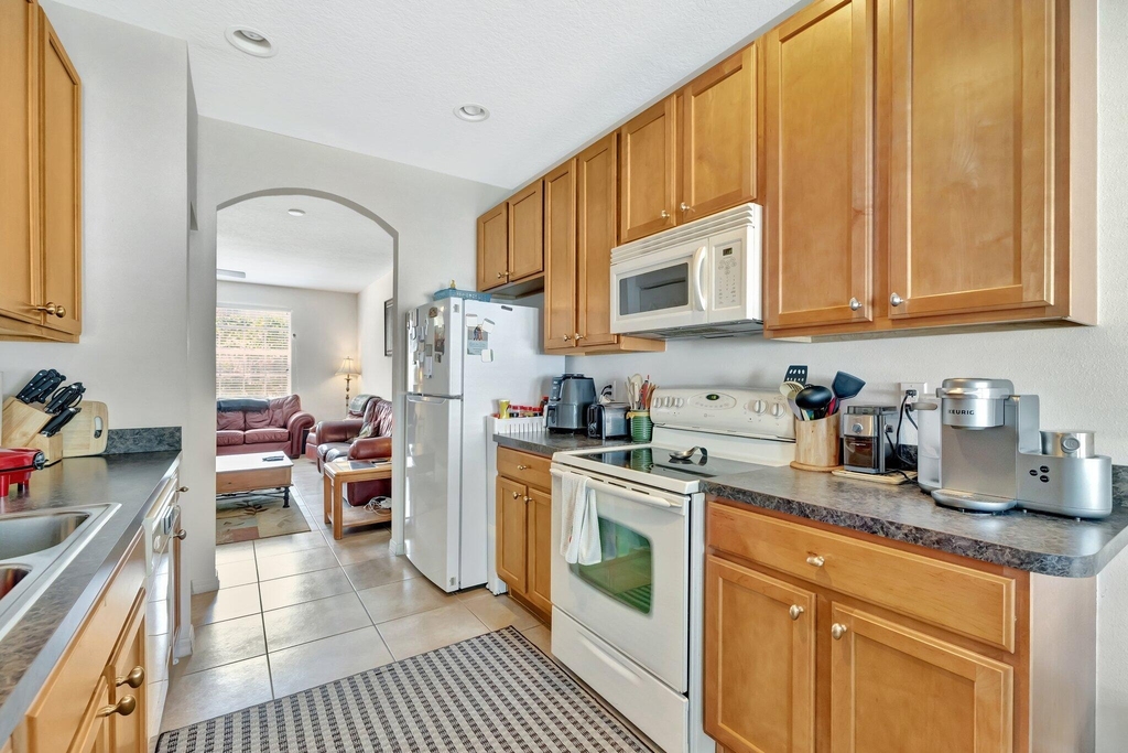 2061 Se Glen Ridge Drive - Photo 6
