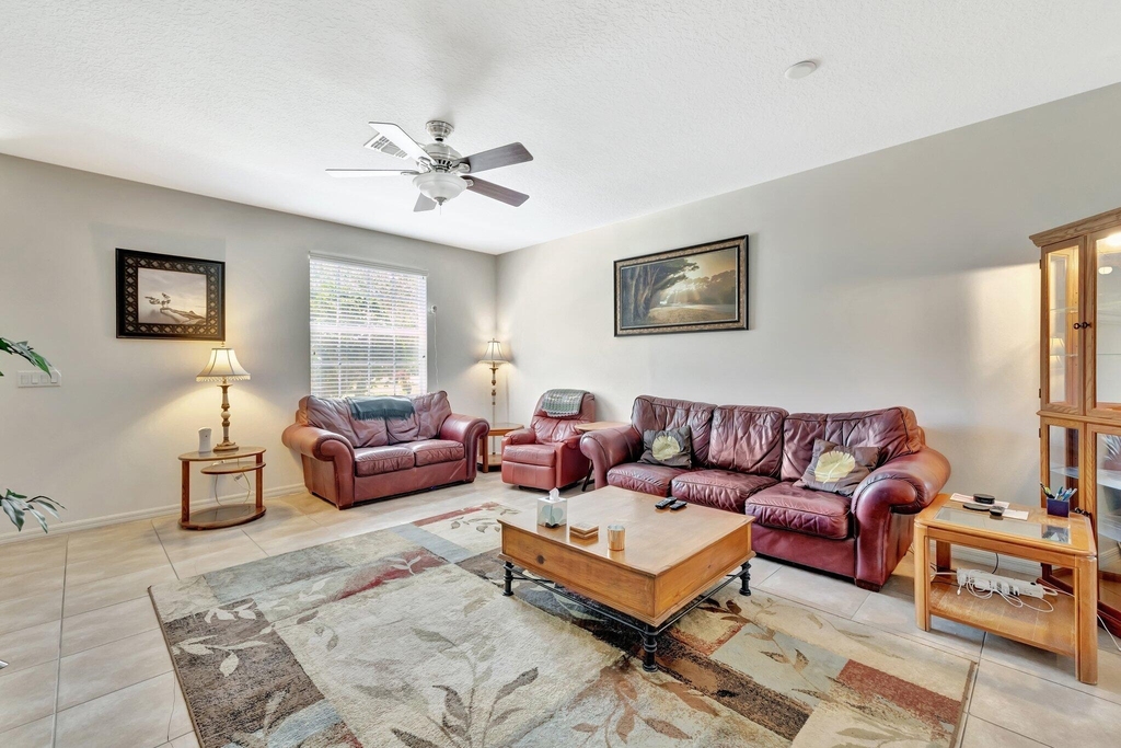 2061 Se Glen Ridge Drive - Photo 3