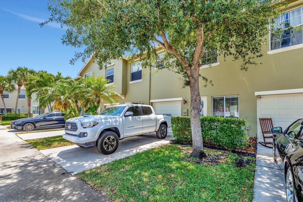 2061 Se Glen Ridge Drive - Photo 21