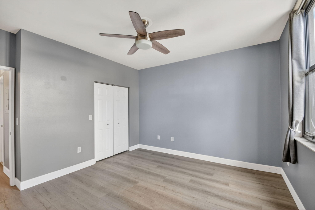 651 Okeechobee Boulevard - Photo 29