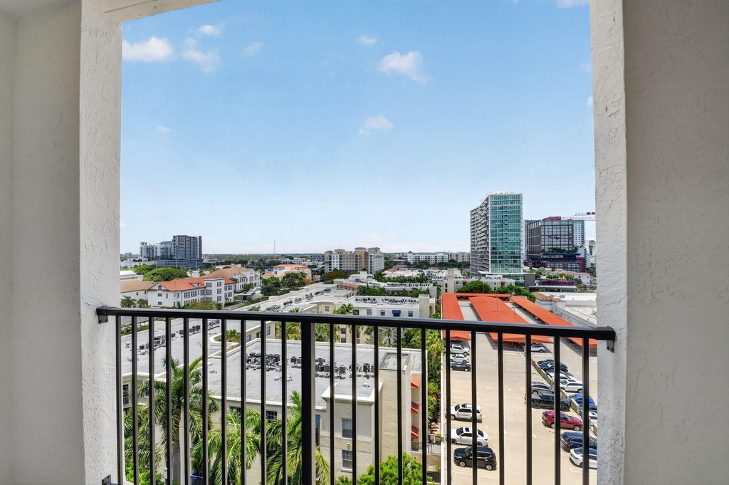 651 Okeechobee Boulevard - Photo 18
