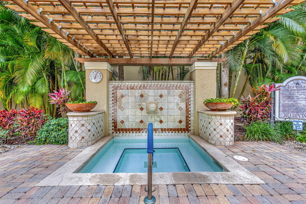 651 Okeechobee Boulevard - Photo 46