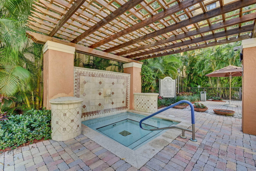 651 Okeechobee Boulevard - Photo 47