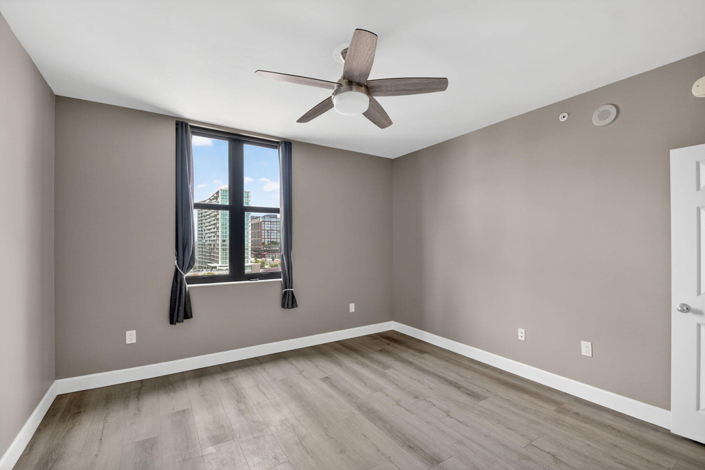 651 Okeechobee Boulevard - Photo 27