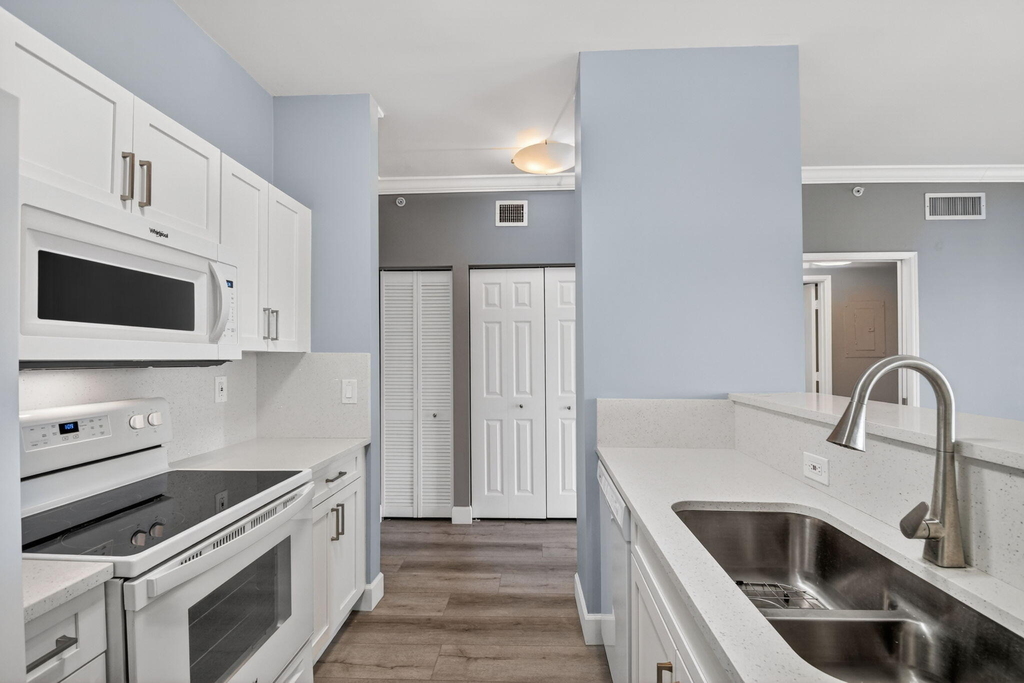 651 Okeechobee Boulevard - Photo 12