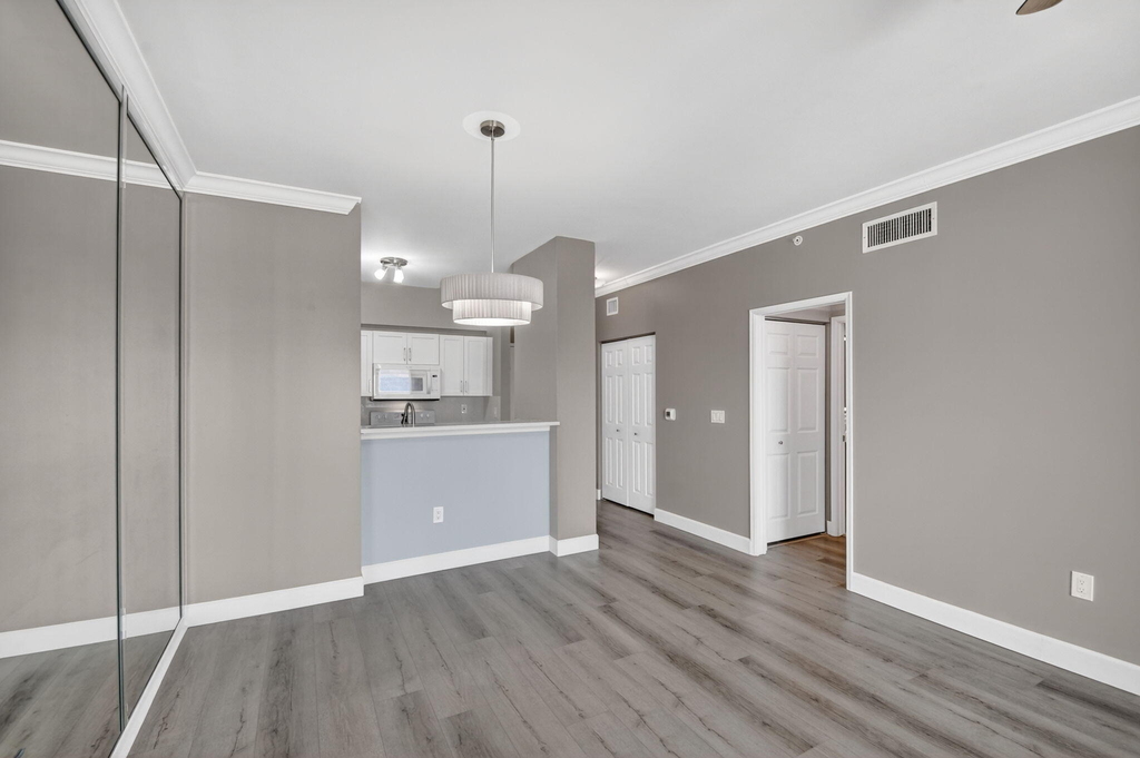 651 Okeechobee Boulevard - Photo 5