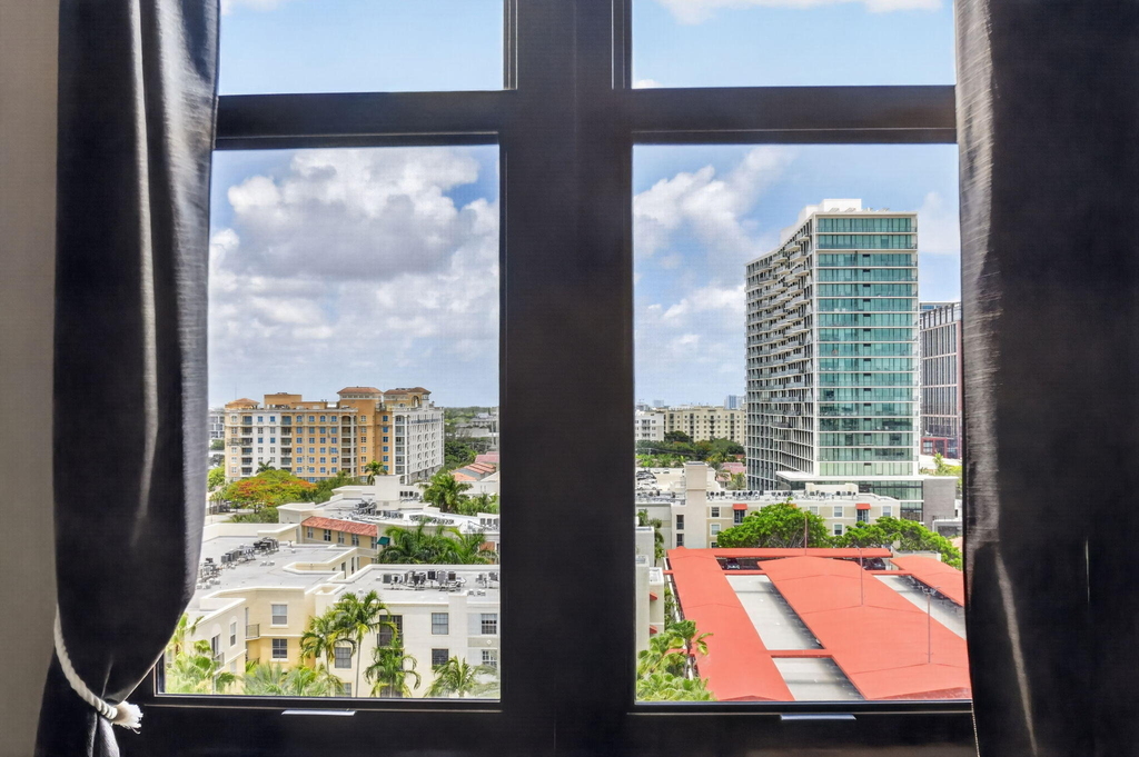 651 Okeechobee Boulevard - Photo 31