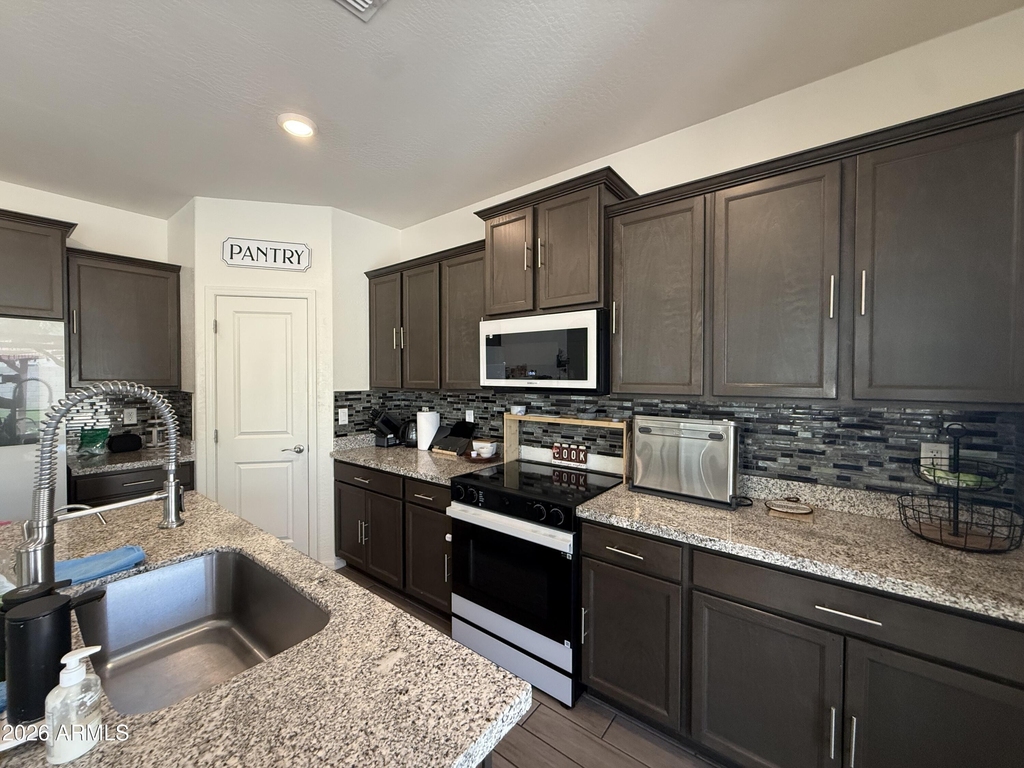 8804 W Jefferson Street - Photo 7