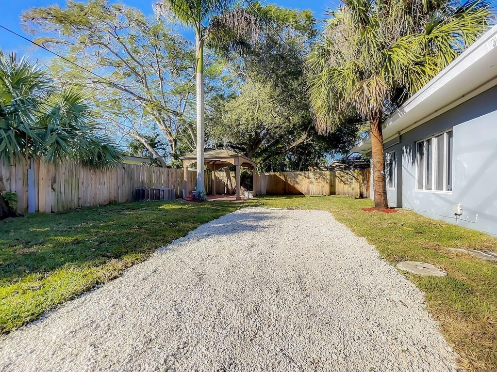 1500 Sw 12th Street - Photo 16