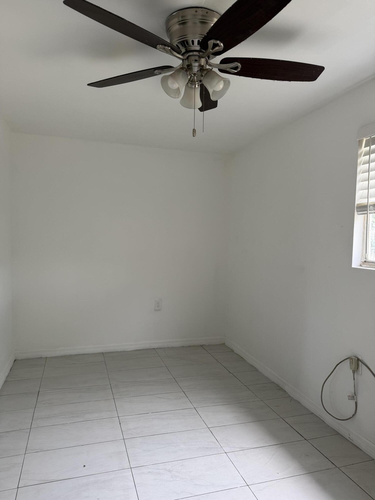 906 Se Tarpon Avenue - Photo 4