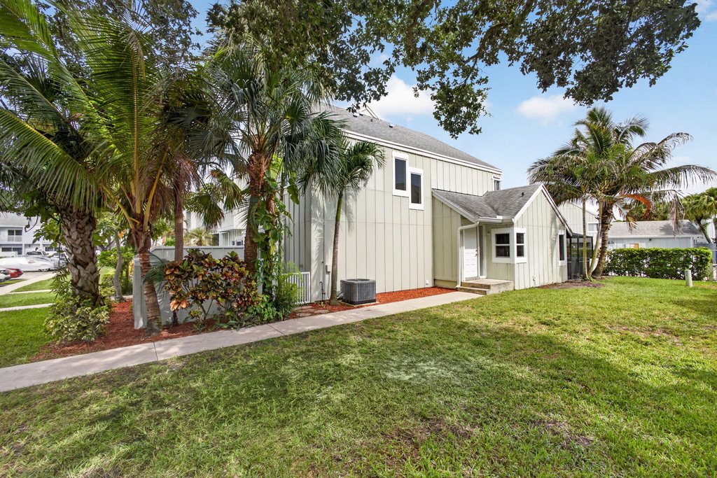 6391 Riverwalk Lane - Photo 14