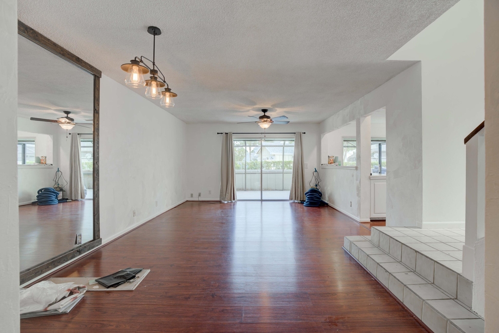 6391 Riverwalk Lane - Photo 3