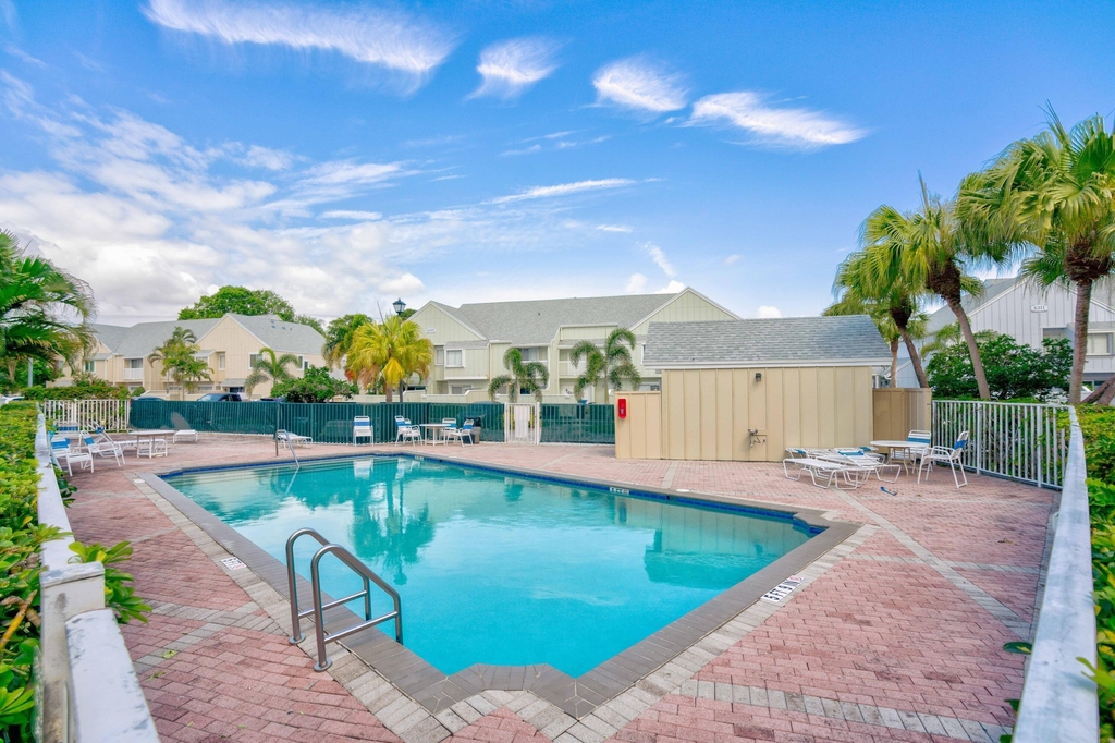 6391 Riverwalk Lane - Photo 5