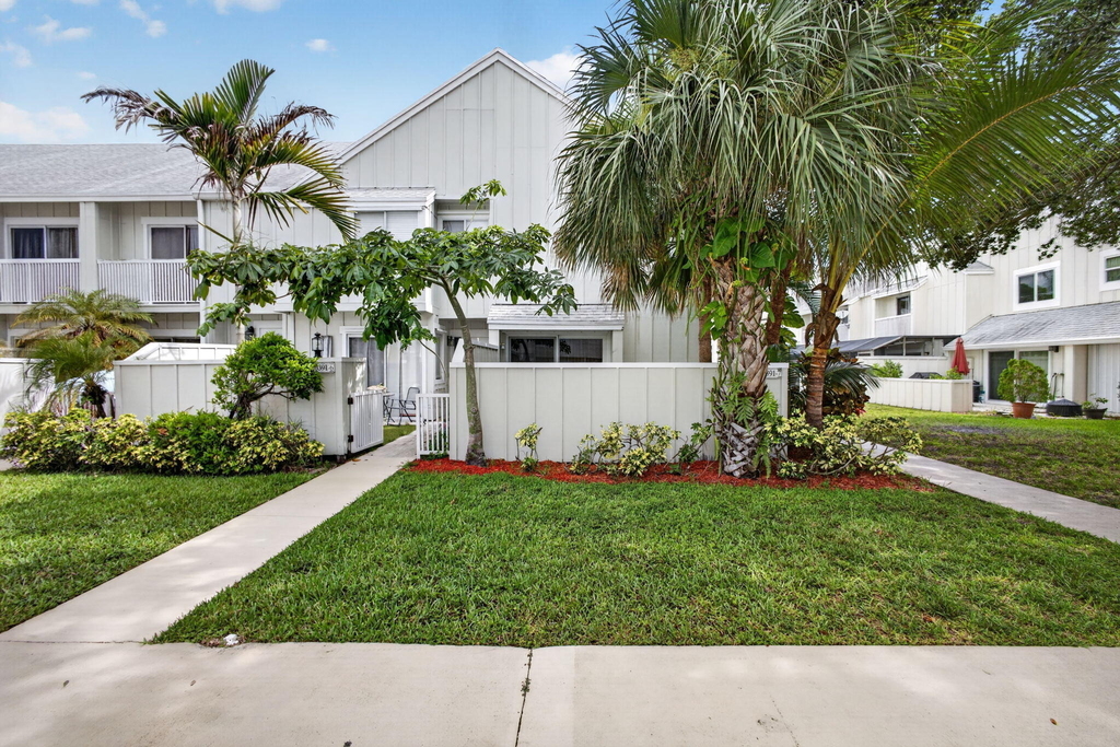 6391 Riverwalk Lane - Photo 12