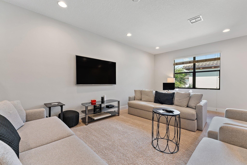 1077 Faulkner Terrace - Photo 30