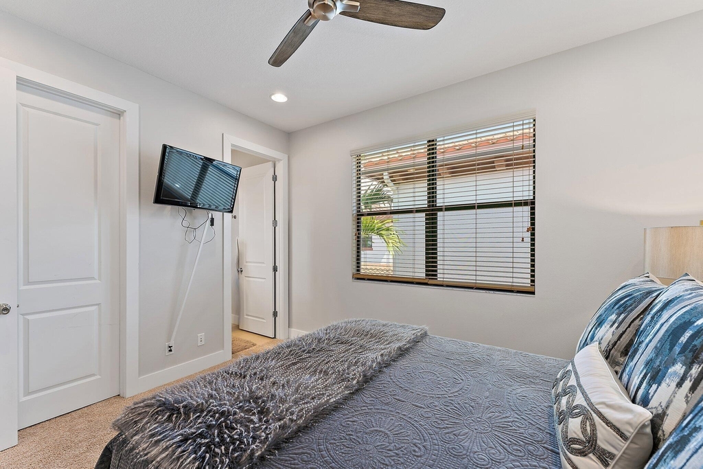 1077 Faulkner Terrace - Photo 34