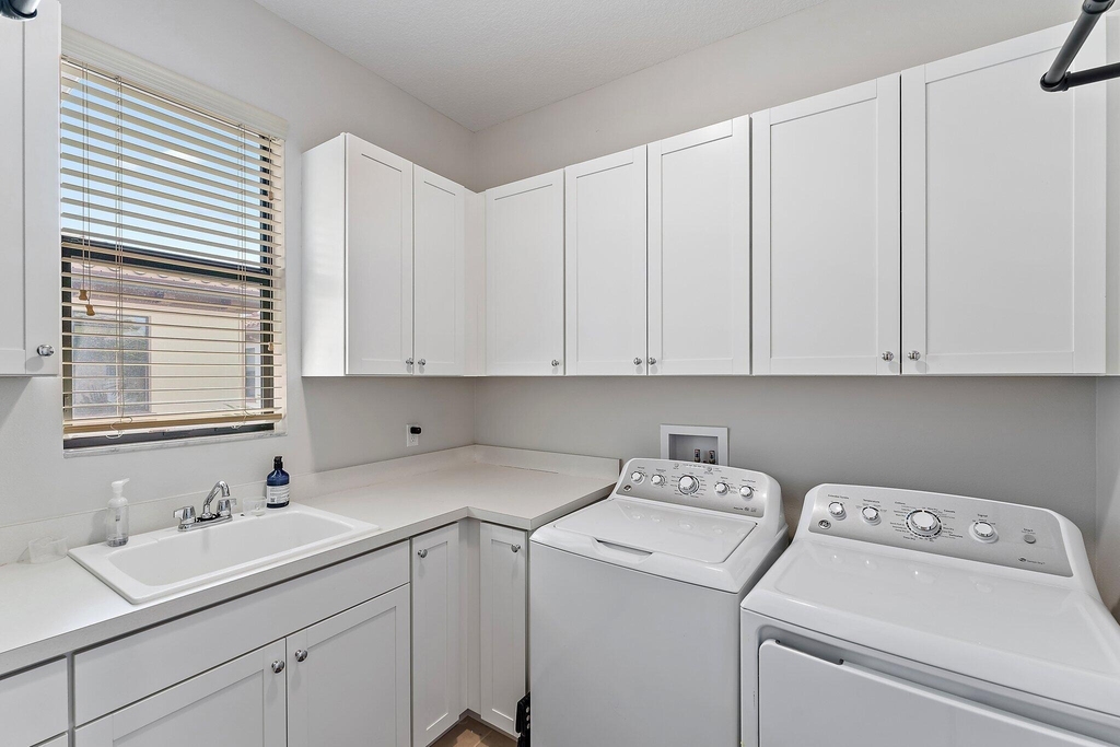 1077 Faulkner Terrace - Photo 40