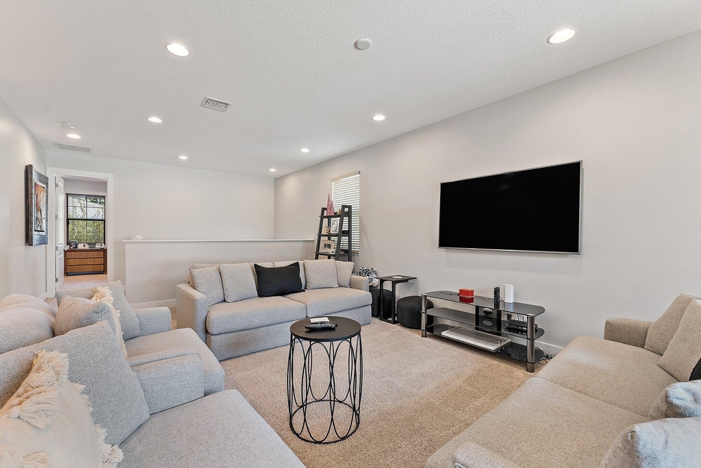 1077 Faulkner Terrace - Photo 31