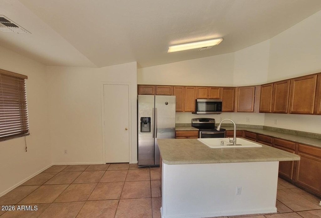 3133 W Huntington Drive - Photo 4