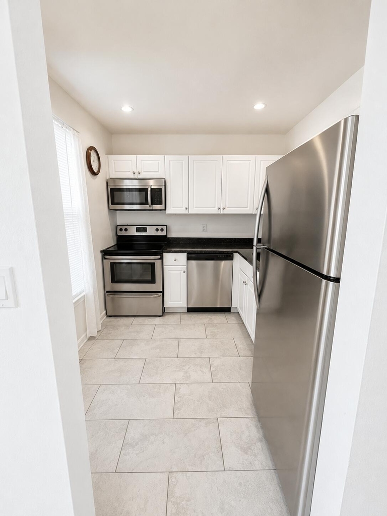 6300 Nw 62nd Street - Photo 3