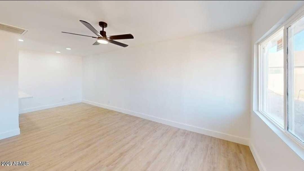 2739 E Tamarisk Avenue - Photo 4